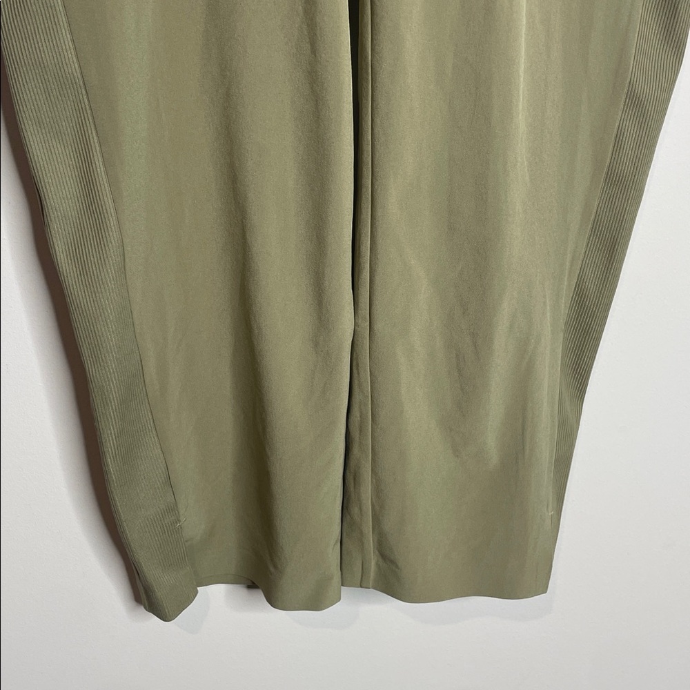 SOLD Athleta | Women’s Moss Green Brooklyn Ankle Pants Size 4 Tall - Picture 4 of 8